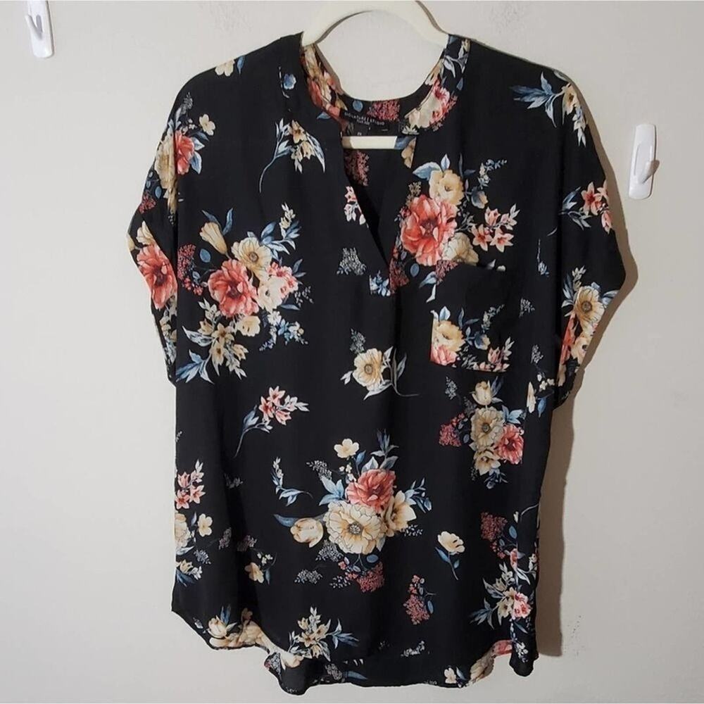 SIGNATURE Studio floral plus size blouse 2X‎